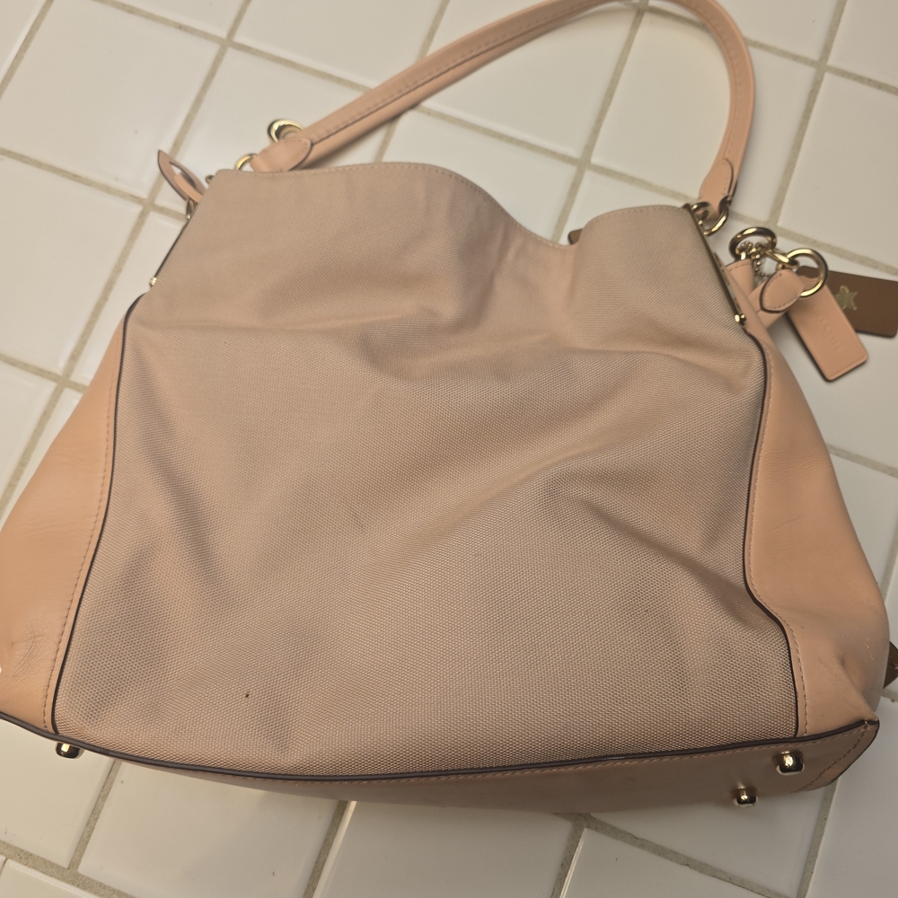 Coach Blush Pink Shoulder Bag with Gold Accents - Picture 3 of 11
